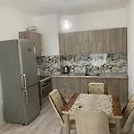 I 2 Apartment