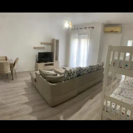 I 2 Тирана